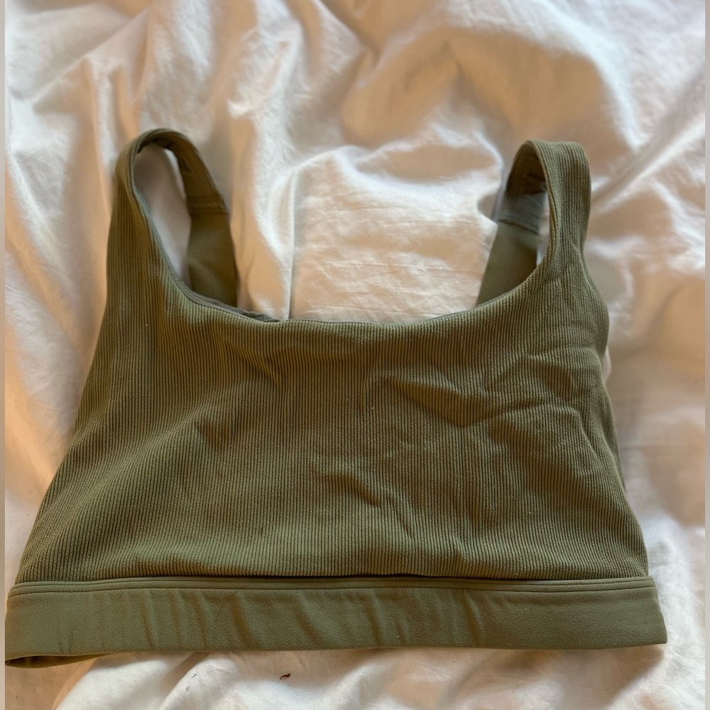 Athleta sports bra size medium